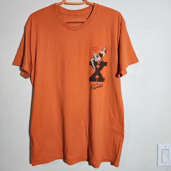 3FOR30 Fashion nova pin up tee - Picture 2 of 5